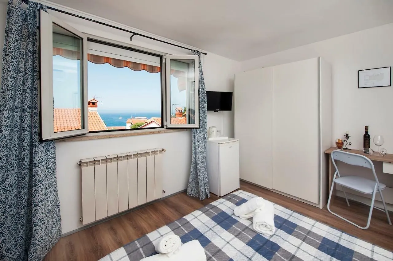 Rooms Mariana Rovinj 3*,  Croatia